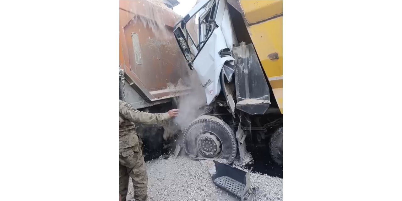 Mardin’de freni patlayan kamyon, hafriyat kamyonuna çarptı: 1 ölü