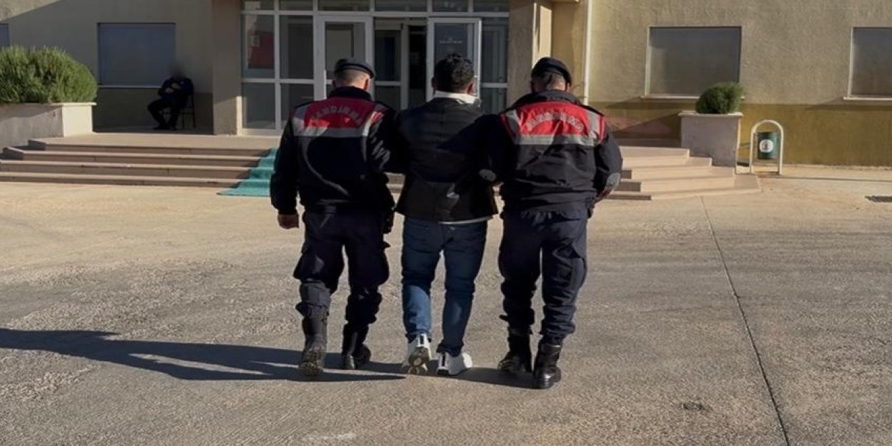 Kesinleşmiş 31 yıl hapis cezasıyla aranan kişiyi jandarma yakaladı
