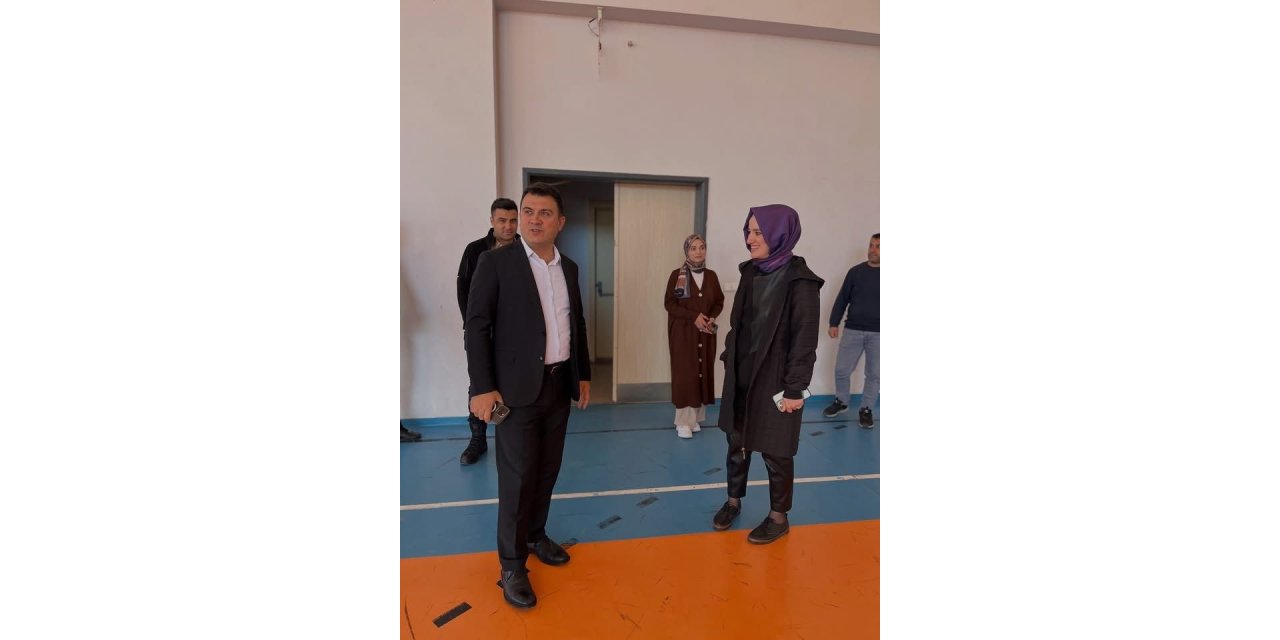 Kaymakam Dertlioğlu gençlik merkezini ziyaret etti