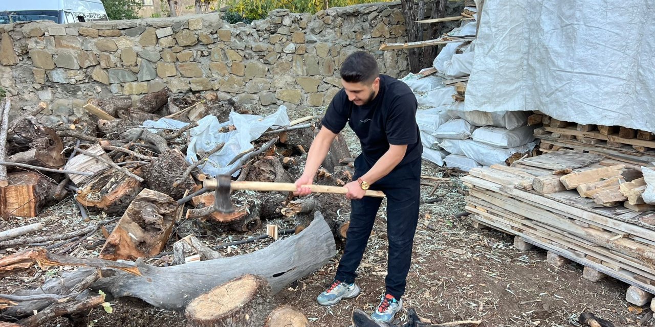 Yüksekova’da odun satışları yarı yarıya düştü