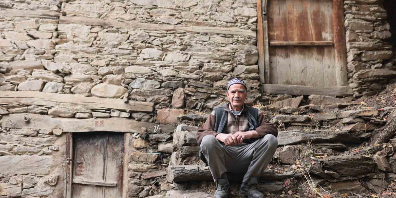 Hizan’ın 300 yıllık taş evleri için belgesel foto projesi