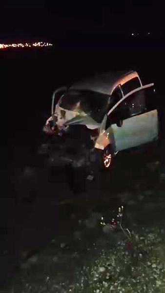 Diyarbakır’da hafif ticari araç ile traktör çarpıştı: 2 kişi yaralandı