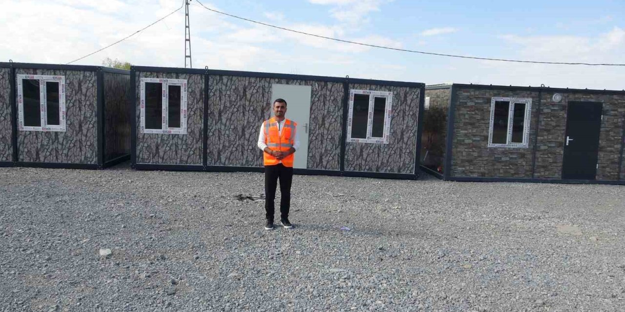 Barınmak için arıyordu, kendi işini kurdu