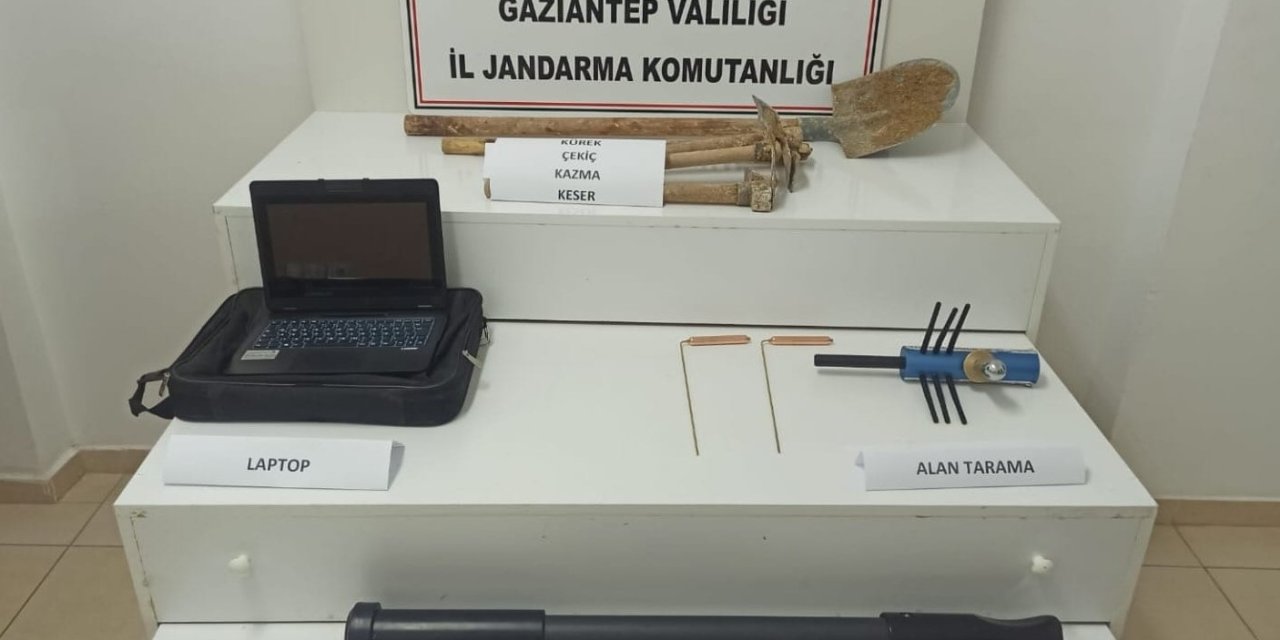 Antep’te define bulmak amacıyla kaçak kazı yapan 9 şahıs suçüstü yakalandı