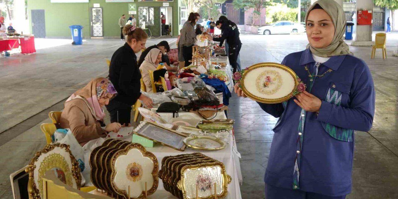 Antep'teki bu çarşıda sadece kadınların el emekleri satılıyor