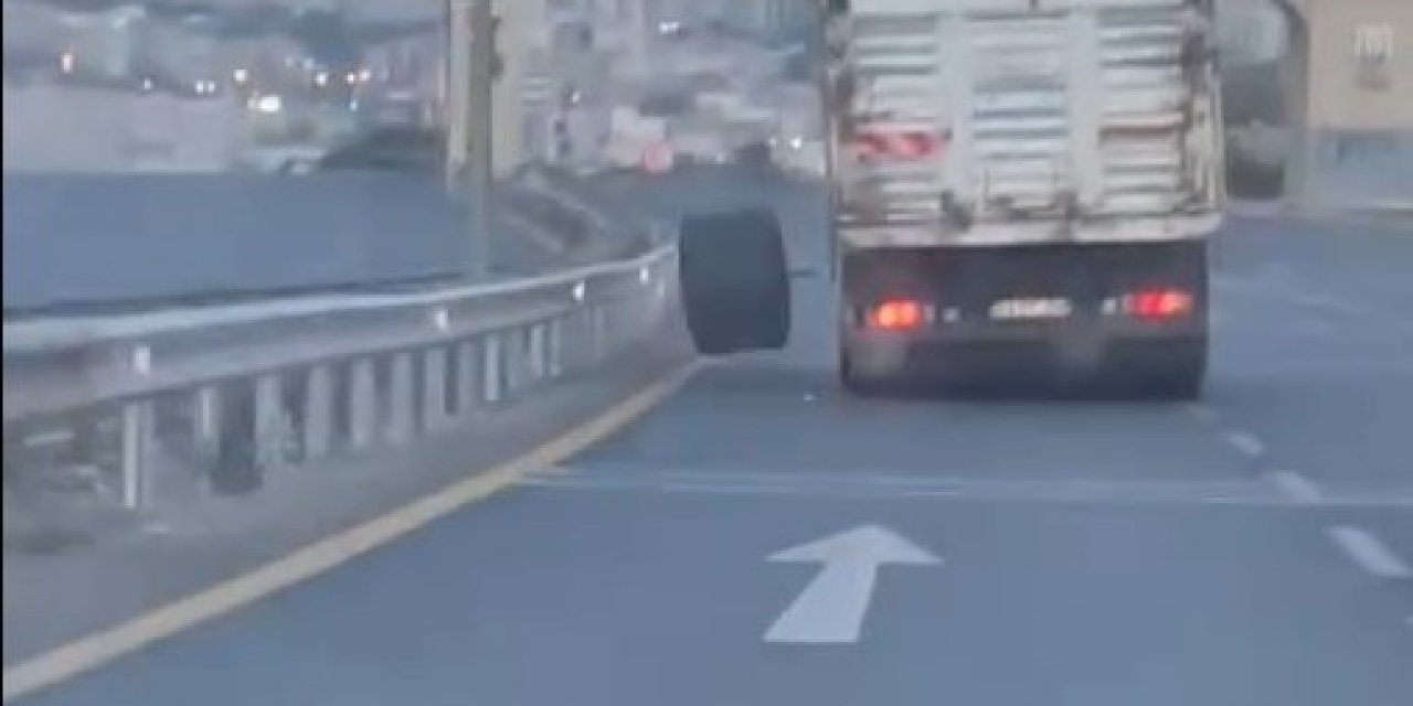 Urfa’da seyir halindeki kamyonun dingili koptu: Tekerlekler yolda ilerledi