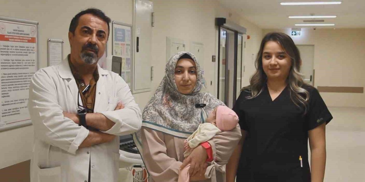 İç organları göğüs boşluğuna dolan bebek, başarılı ameliyatla sağlığına kavuştu