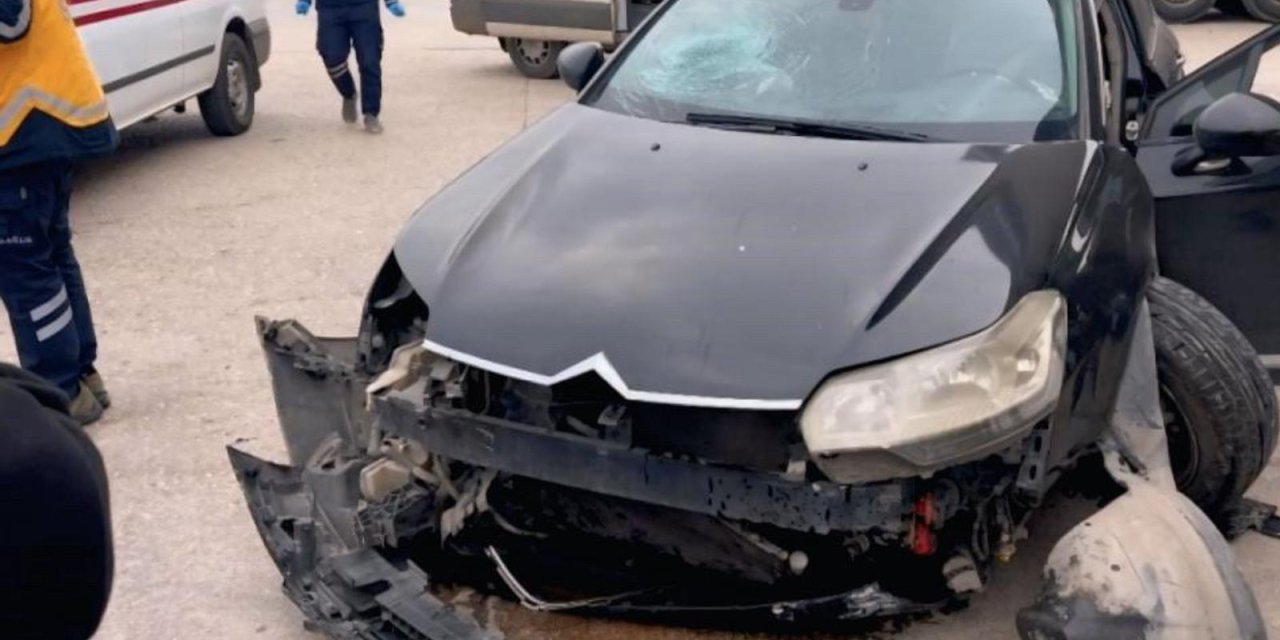 Yüksekova’daki trafik kazasında ağır yaralanan 1 kişi Van’a sevk edildi