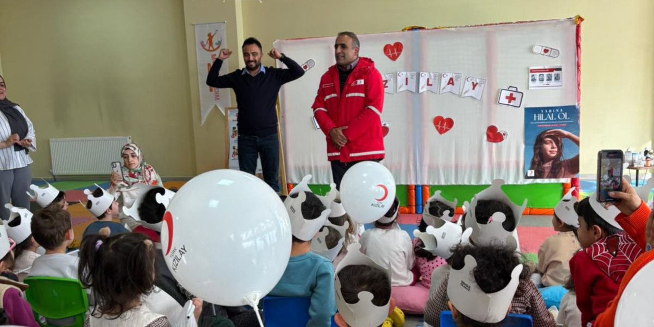 Yüksekova’da Kızılay Haftası etkinliği düzenlendi