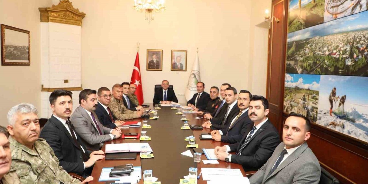 Kars’ta asayiş ve güvenlik toplantısı gerçekleştirildi