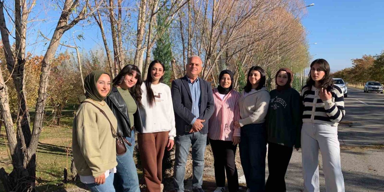 Adilcevaz’da 500 fidan toprakla buluştu