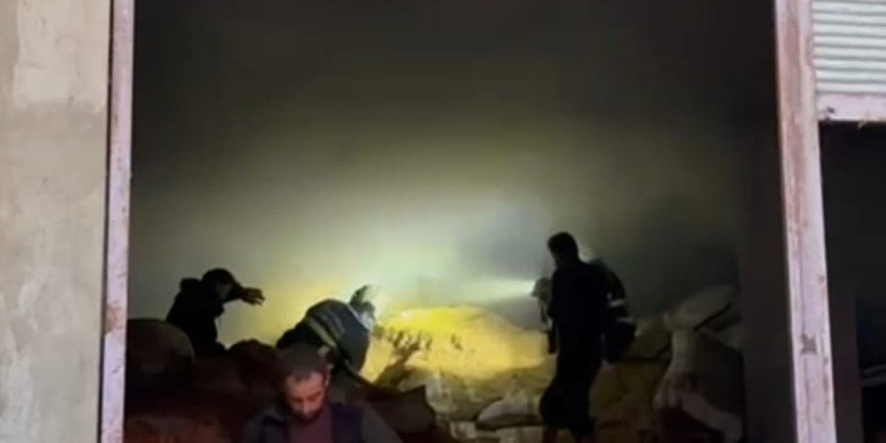 Batman’da saman ve arpa deposunda yangın çıktı