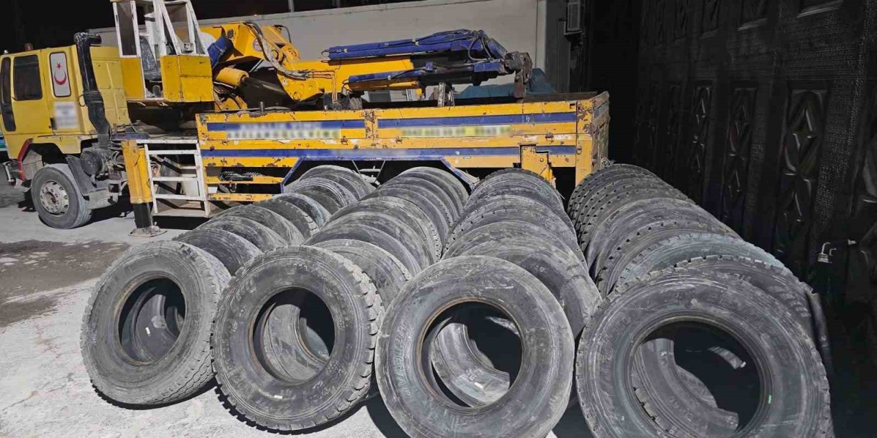 Urfa'da Jandarmadan lastik operasyonu