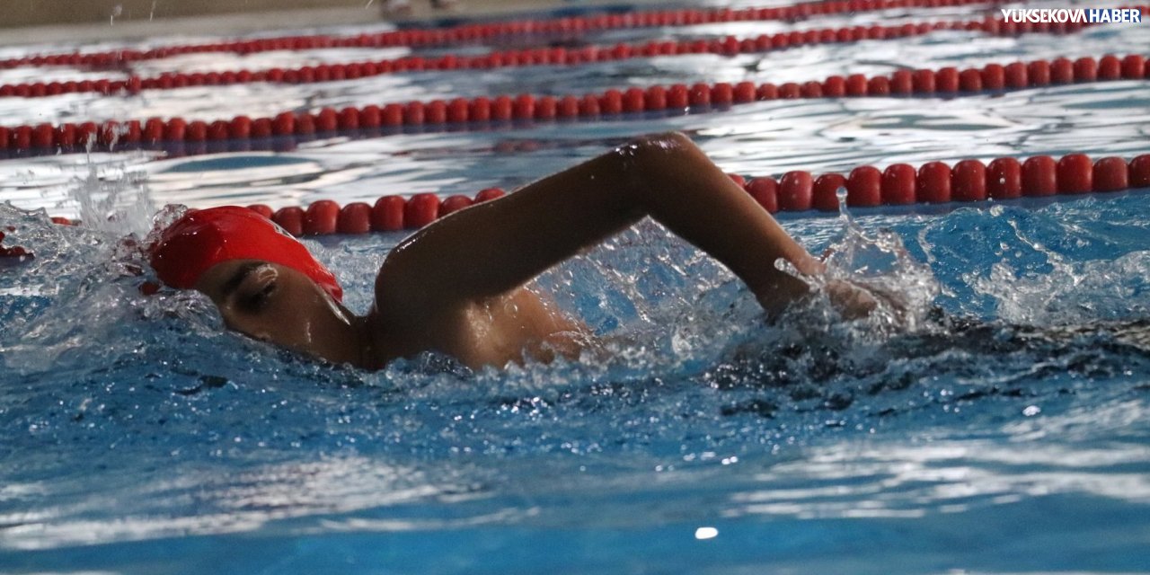 Hakkari’de Yüzme İl Birinciliği müsabakaları tamamlandı