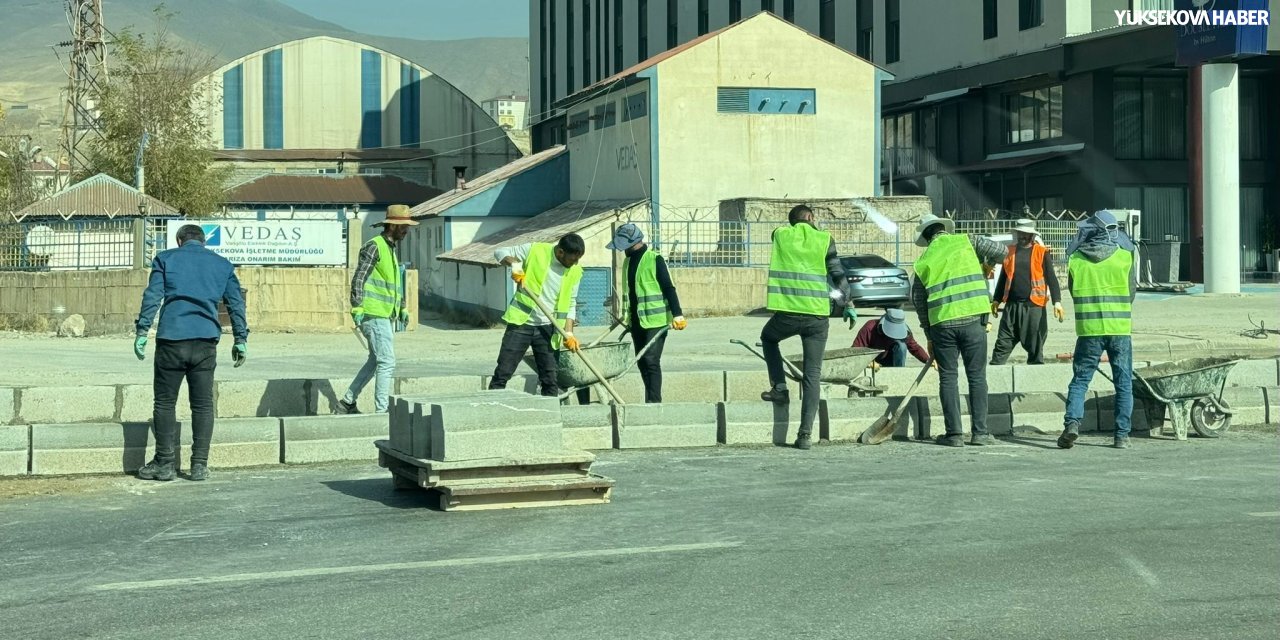 Yüksekova'da Hilton kavşağı nihayet kapatıldı