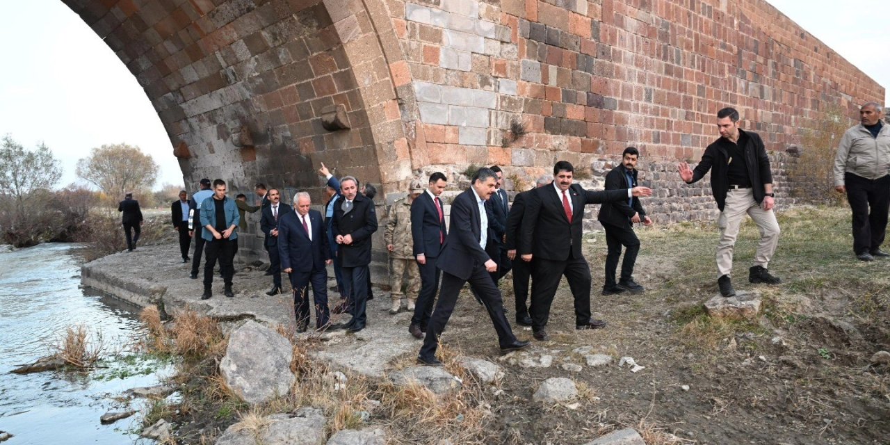 Vali Çiftçi, Köprüköy’de inceleme yaptı