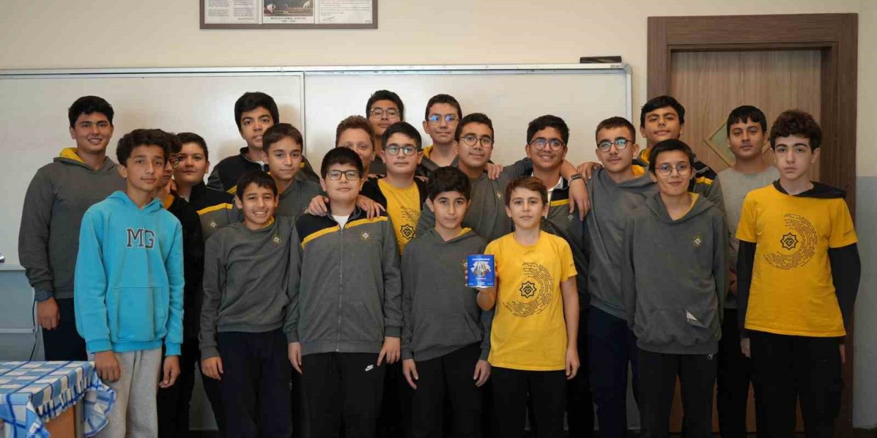 Gaziantep'te öğrencilerden Gazze’ye anlamlı destek: Harçlıklarını bağışladılar