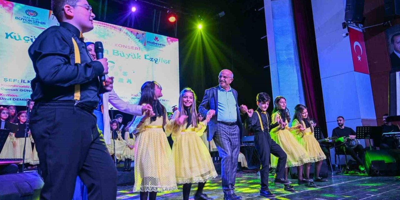 Malatya'da küçük kalplerden büyük ezgiler