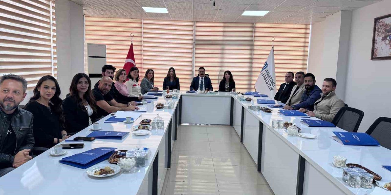 Mardin’de denetimli serbestlik yükümlüleri oyuncularla buluştu