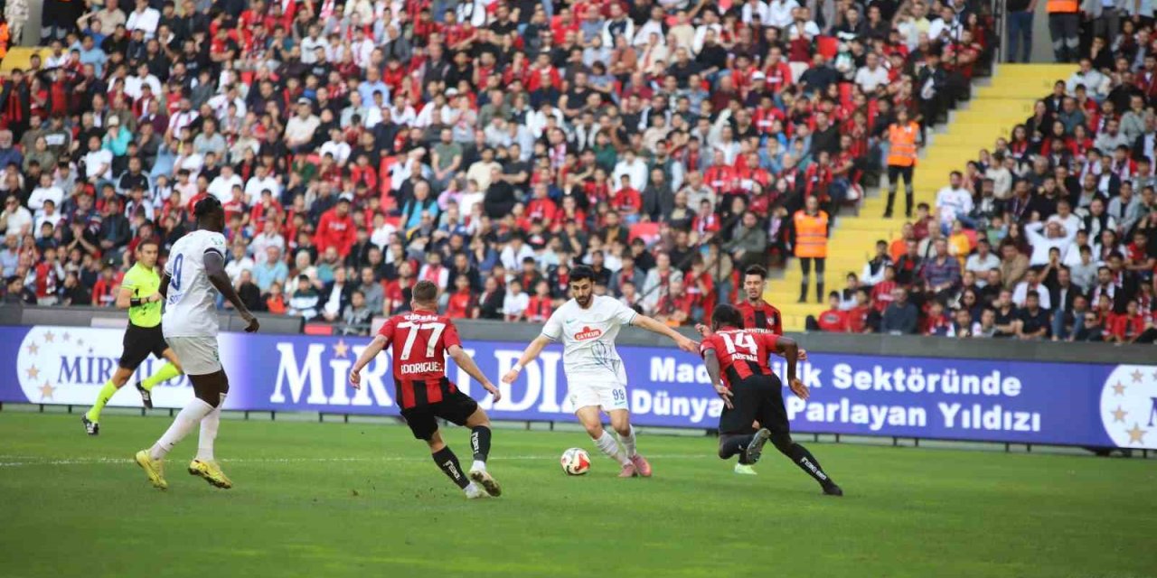 Gaziantep FK: 2 - Çaykur Rizespor: 2 (Maç sonucu)