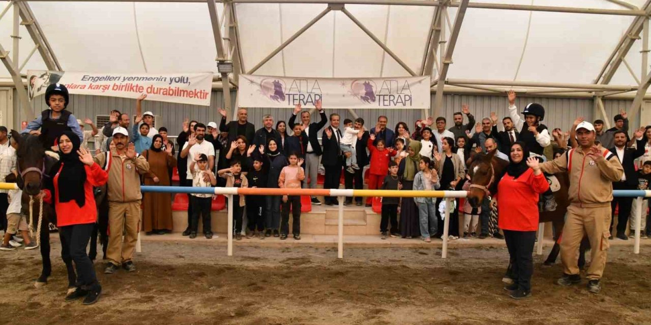 Şanlıurfa'da özel ihtiyaç sahibi çocuklara atla terapi