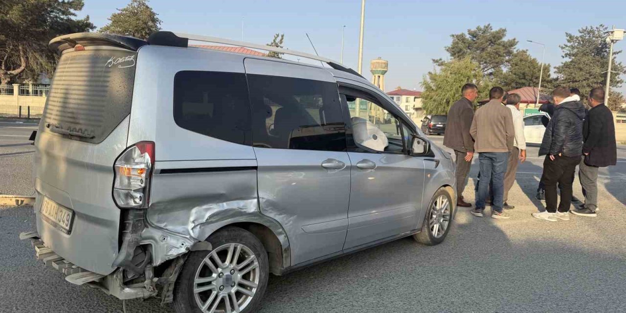 Iğdır’da maddi hasarlı trafik kazası