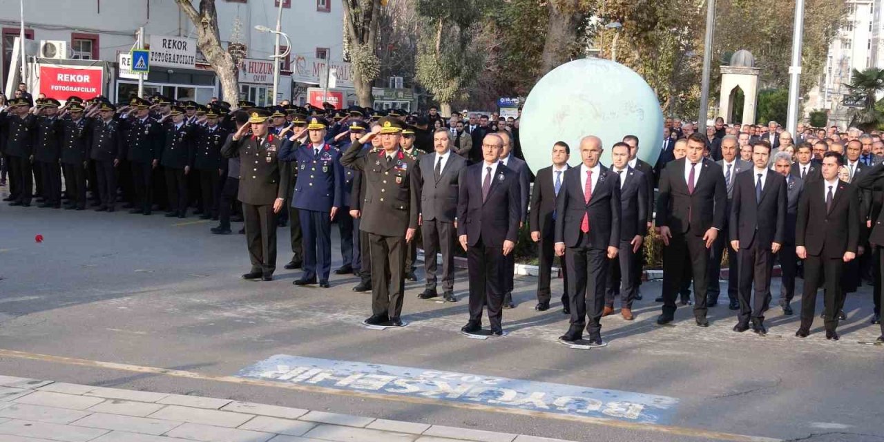 Malatya’da 10 Kasım Atatürk’ü anma töreni yapıldı