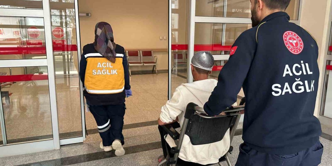 Fenerbahçe forması giydi diye taşlandı: 1 yaralı