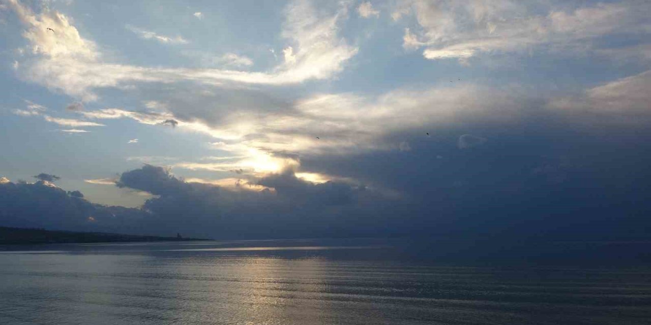 Van semalarında bulut ve ışık şöleni