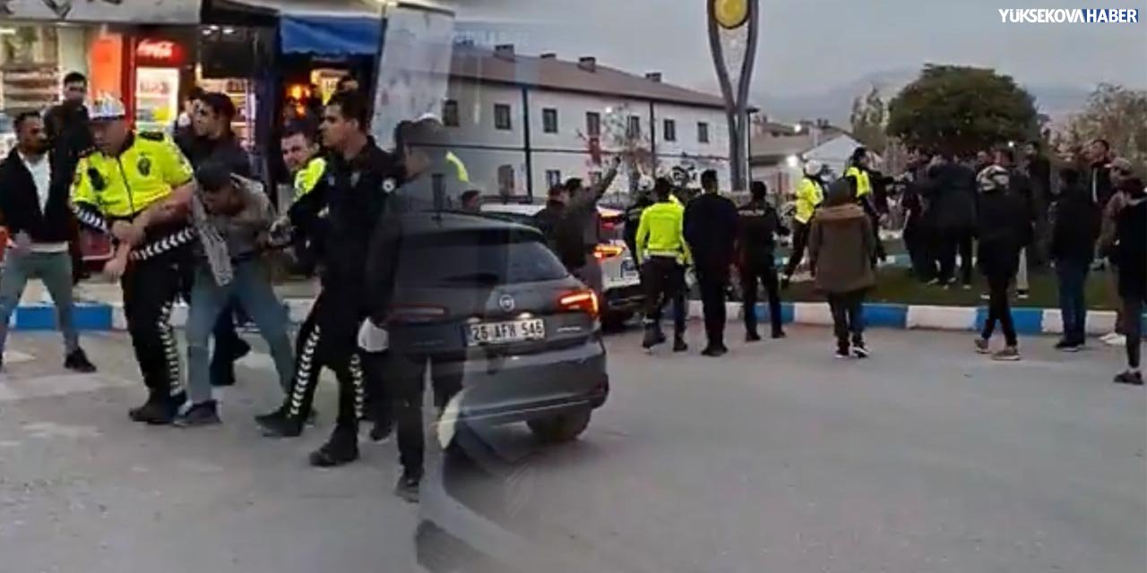 Yüksekova'da trafik polisi ile vatandaş arasında arbede
