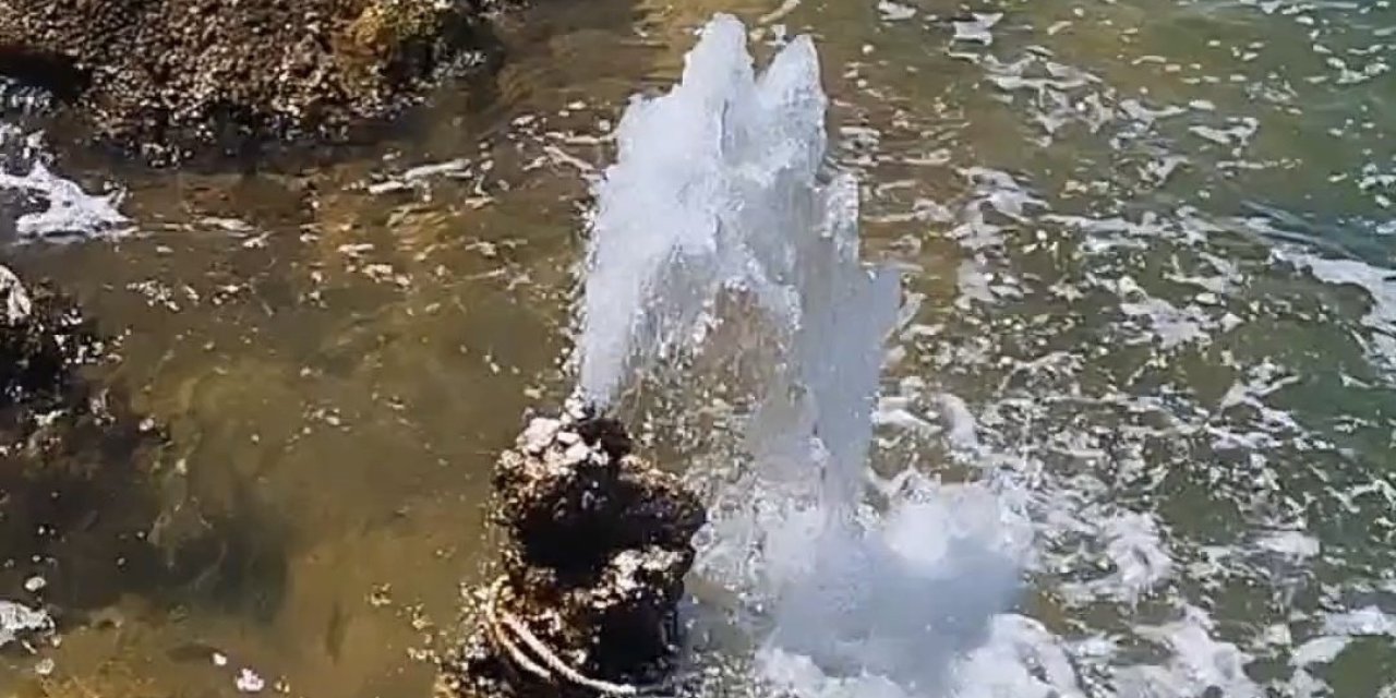Van Gölü’nde şaşırtan görüntü: Mikrobiyalitten tatlı su fışkırdı