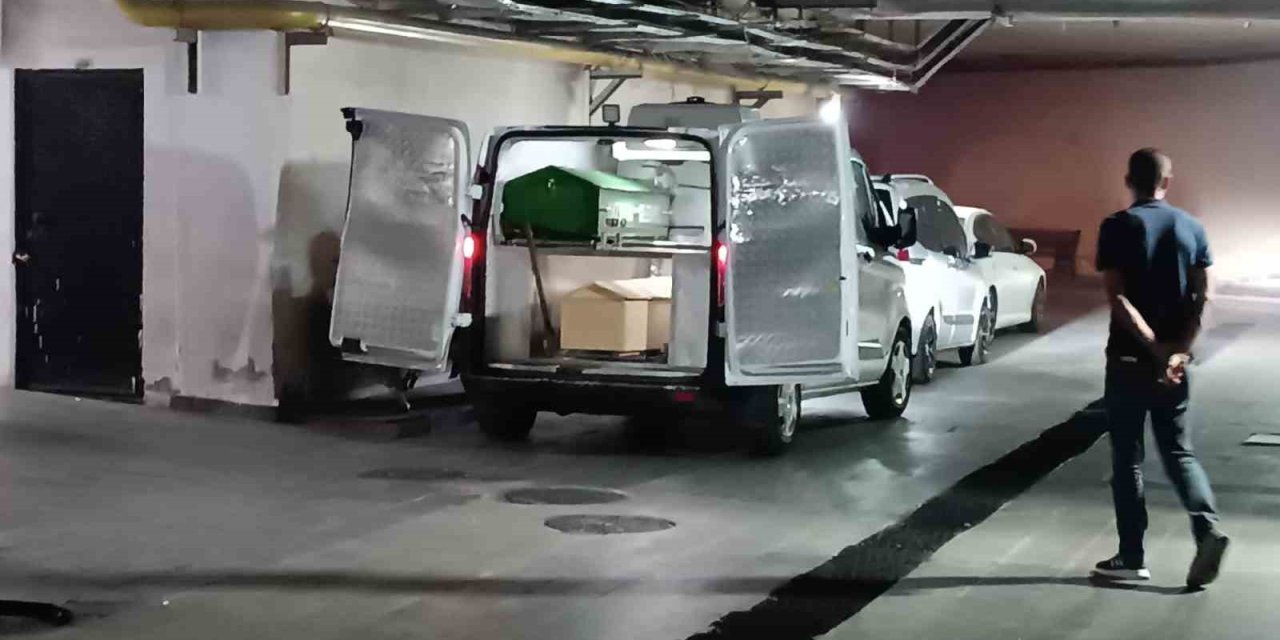 Kozluk'ta damdan düşen adam hayatını kaybetti