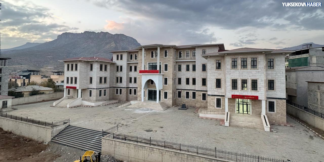 Derecik'te Hükümet Konağı, Belediye ve Emniyet binası tamamlandı