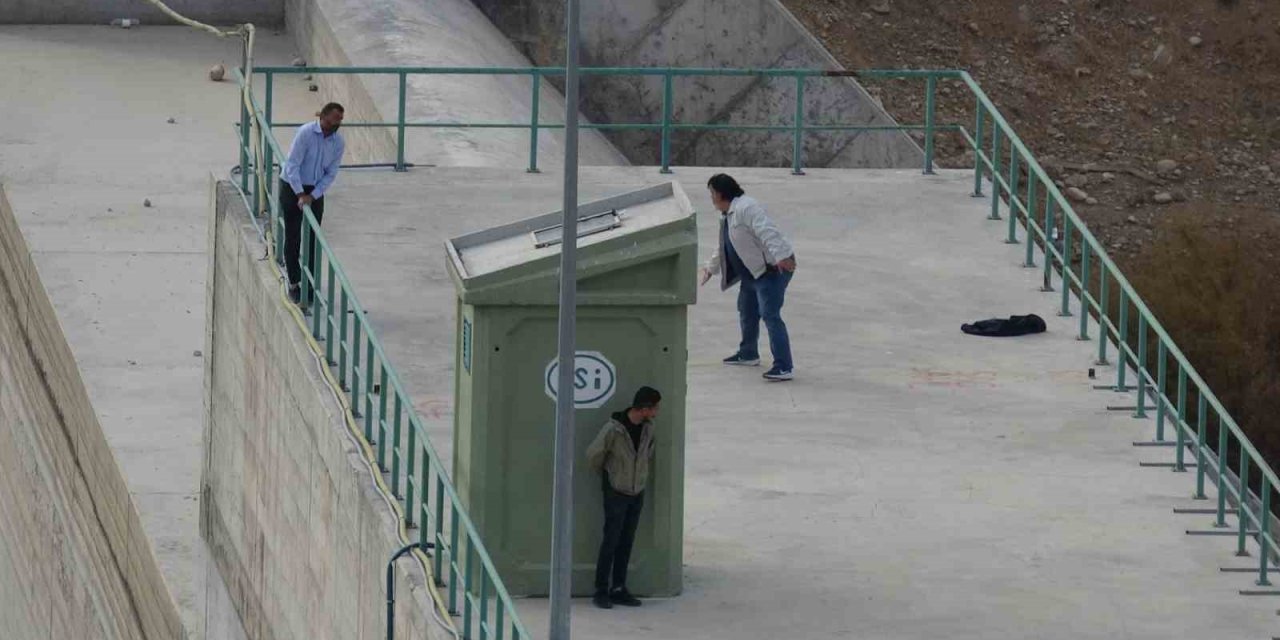 Malatya’da intihar girişimini polis engelledi