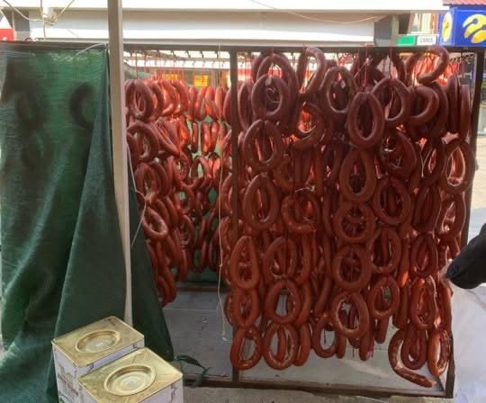 Ağrı’da etiketsiz ürünlere geçit verilmedi: 415 kilo sucuk ele geçirildi