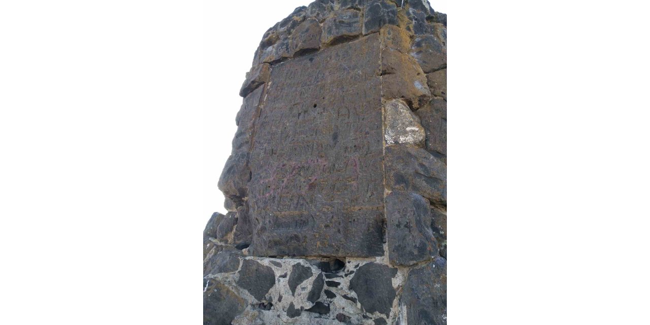 Kars’ta sırlarla dolu yapı merak uyandırıyor