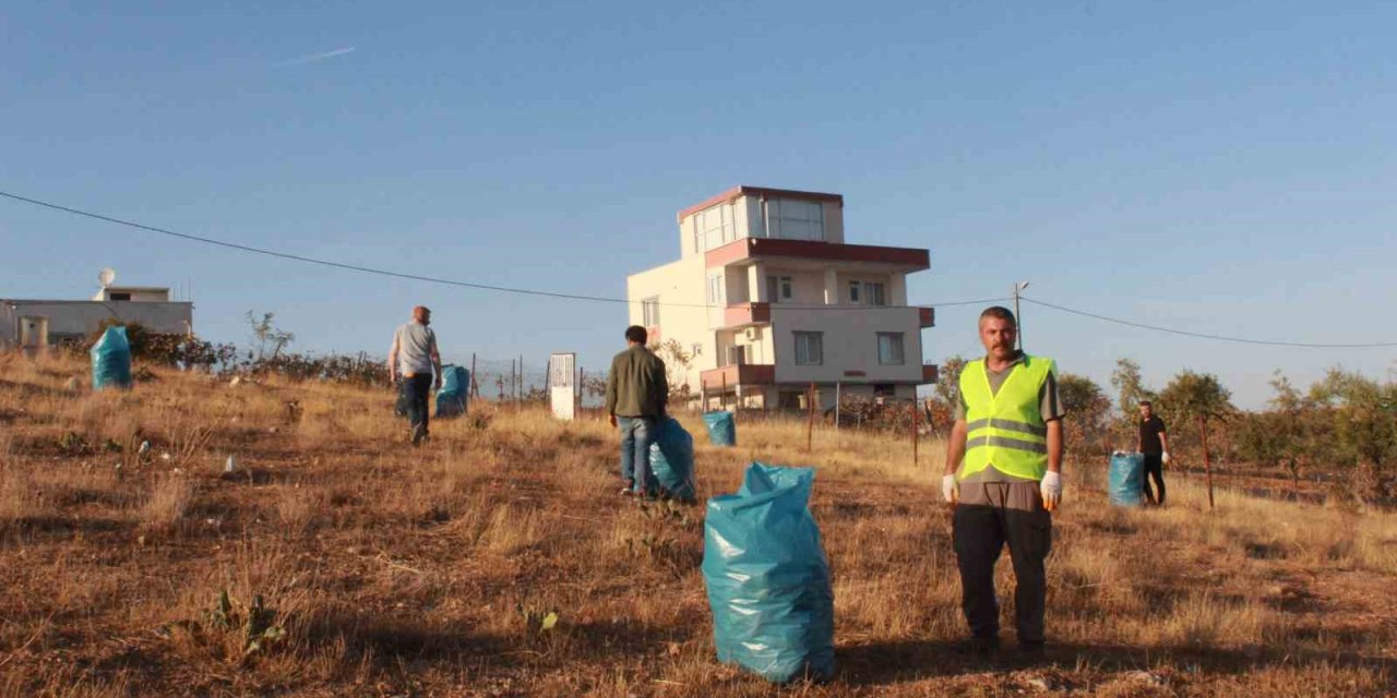 Siirt’te gönüllü 5 arkadaş, iki yılda 2 tona yakın çöp topladı
