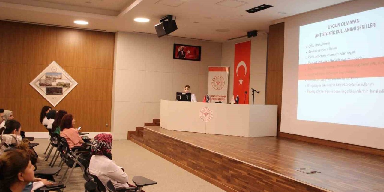 Elazığ’da antimikrobiyal  farkındalık haftası etkinliği