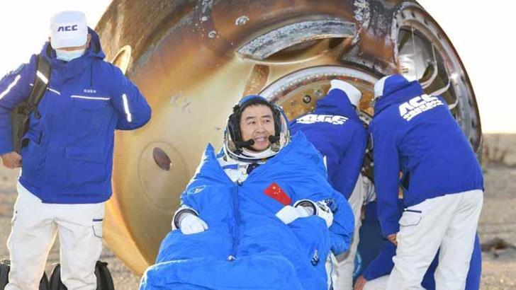 ‘Shenzhou-20’ uzay aracı mürettebatı Dünya'ya döndü
