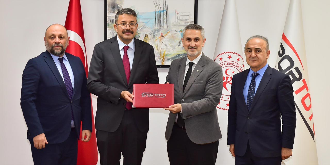 Yüksekova stadına 3 bin kişilik ek tribün yapılarak kapasite 6 bine çıkarılacak