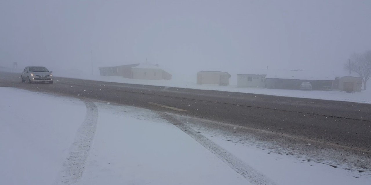 Kızıldağ’da kar yağdı