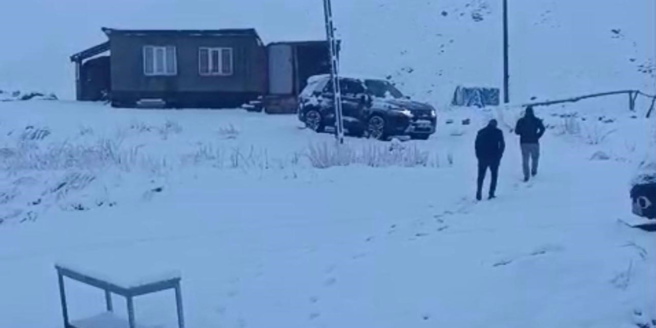 Şırnak’ta kar yağışı etkili oldu: Beytüşşebap beyaza büründü