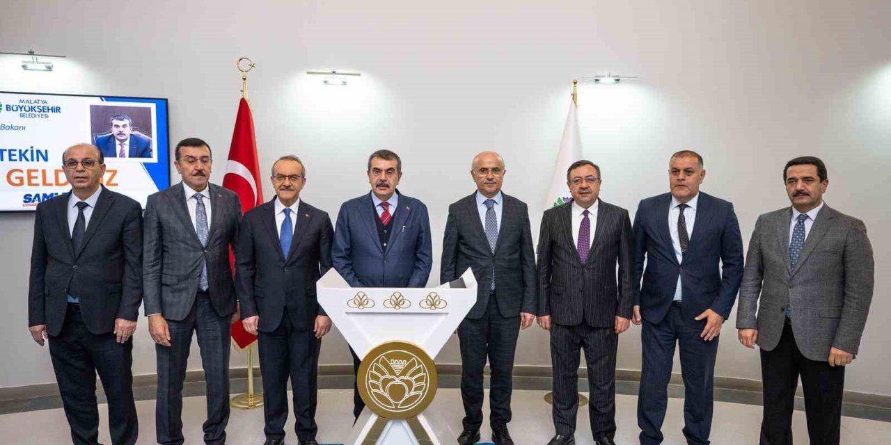 Millî Eğitim Bakanı Yusuf Tekin, Malatya Büyükşehir Belediye Başkanı Er’i ziyaret etti