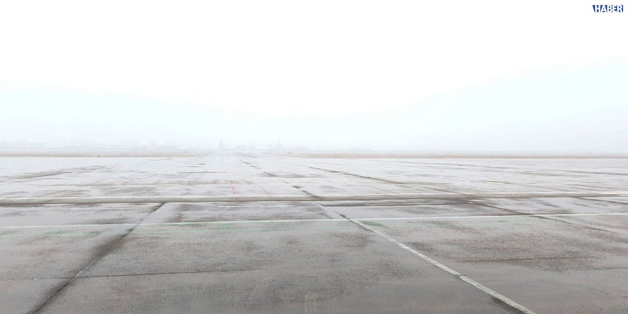 Yüksekova'da İstanbul uçak seferi iptal edildi