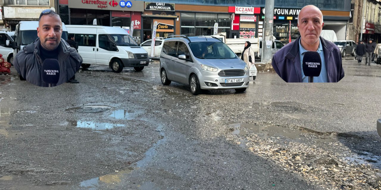 Yüksekova'da Özgürlük Meydanı ve çevre caddelerdeki çukurlara esnaftan tepki