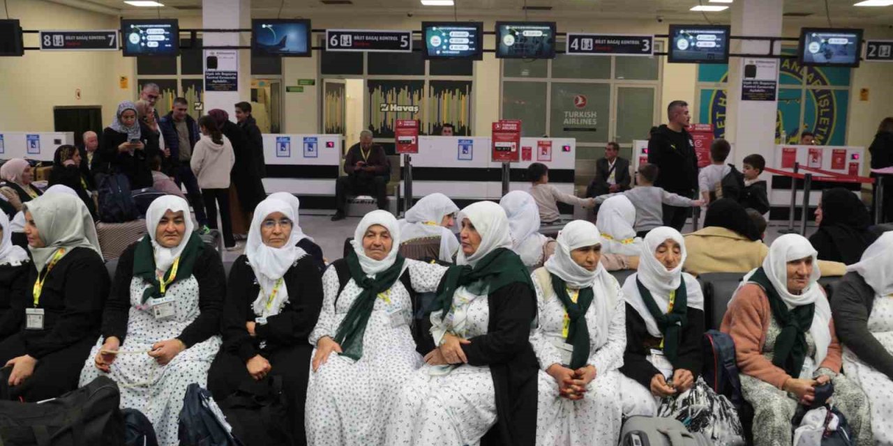Şırnak'ta umre adayları kutsal topraklara ilk defa aktarmasız uçtu