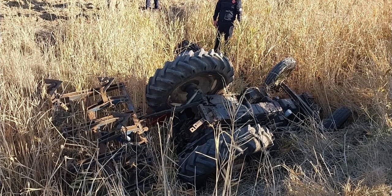 Gaziantep’te devrilen traktörün sürücüsü öldü