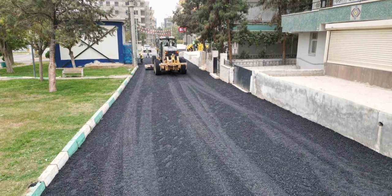 Haliliye’deki mahallede asfalt çalışması yapıldı