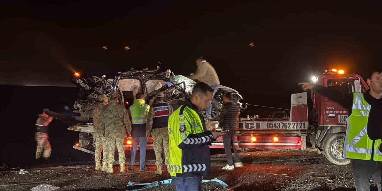 Diyarbakır’daki kazada ölen 4 kişinin cenazesi Adli Tıp Kurumu’na kaldırıldı