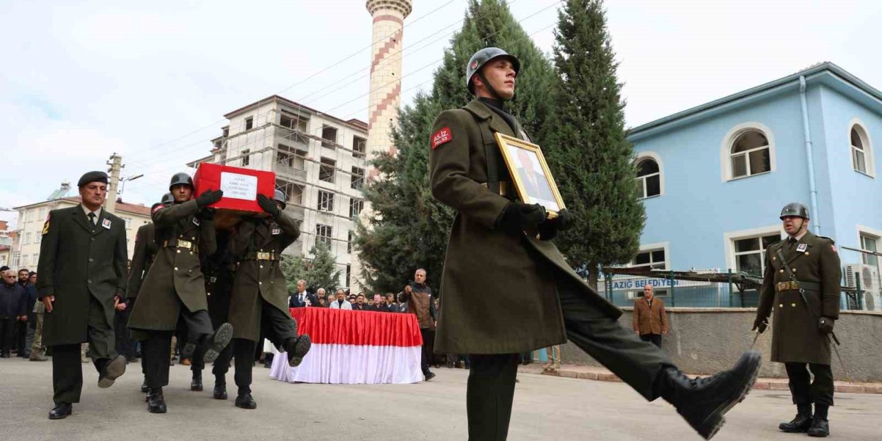 95 yaşındaki Kore gazisi düzenlenen törenle son yolculuğuna uğurlandı